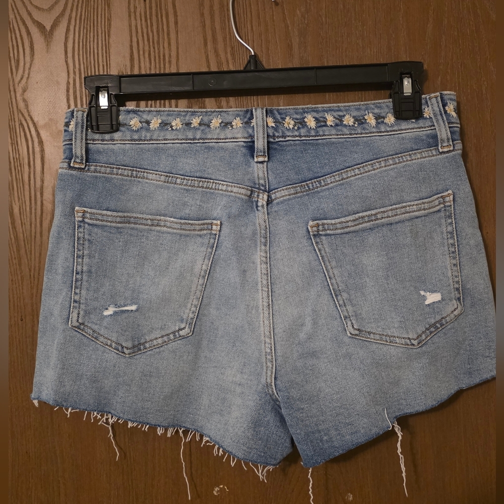 Arizona Jean Company Light Blue Distressed Jean Shorts - Picture 3 of 3